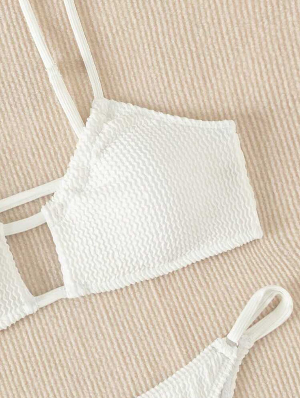 Bikini: Coconut cream