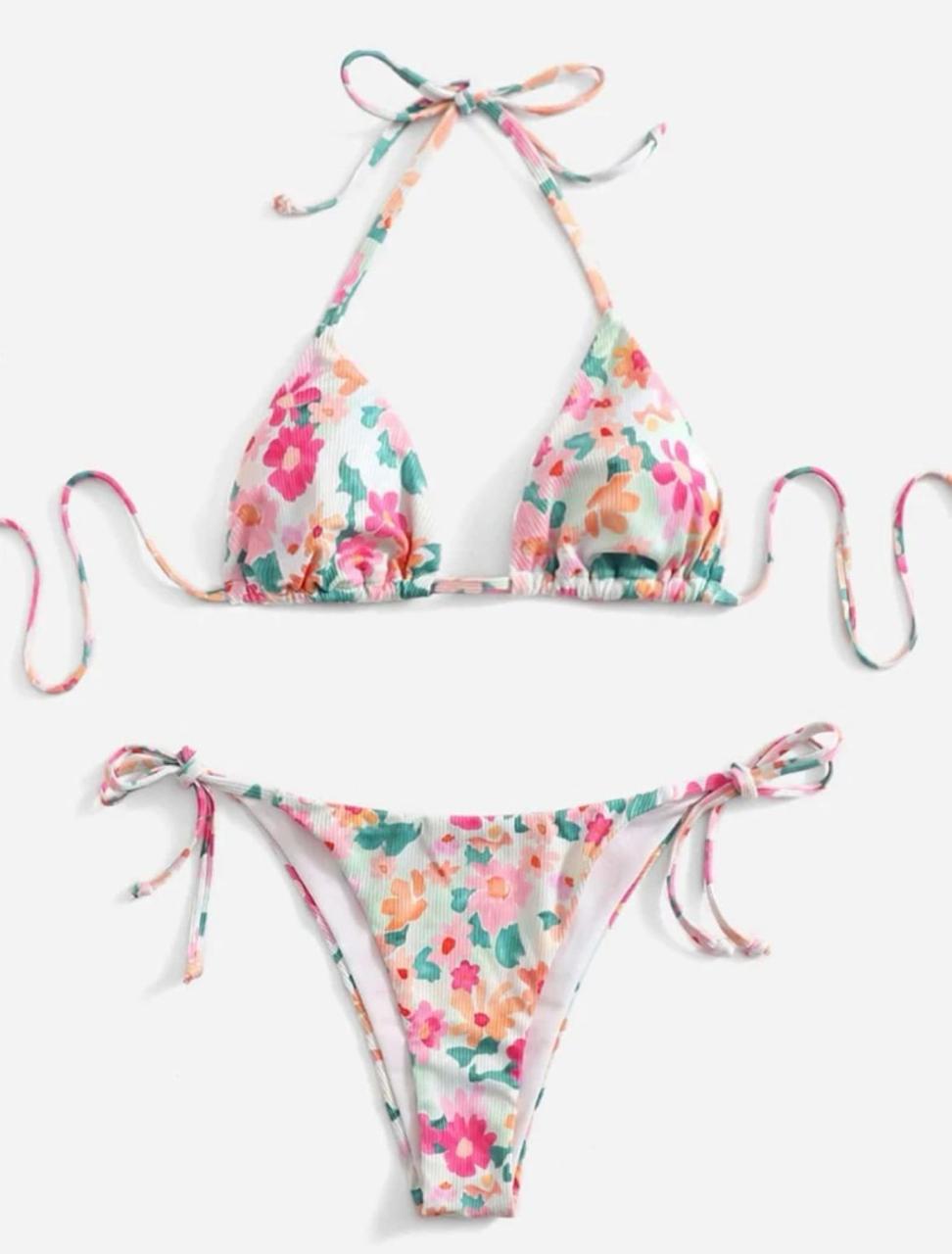 Bikini: Rose garden