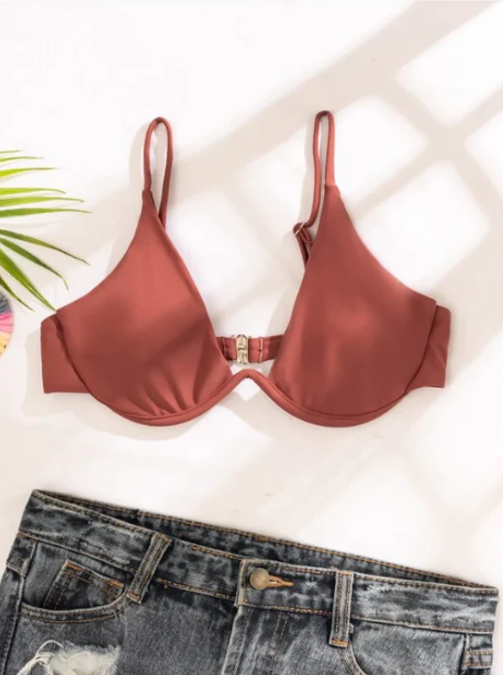 Top de bikini con ballena