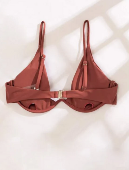 Top de bikini con ballena