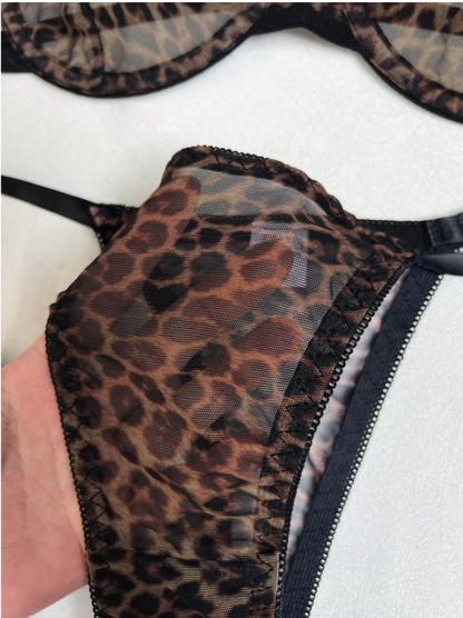 Lencería: Pasión oculta