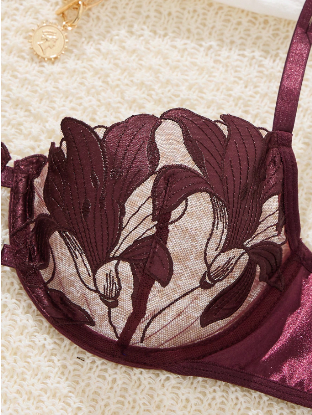Lencería: Floral Embroidered