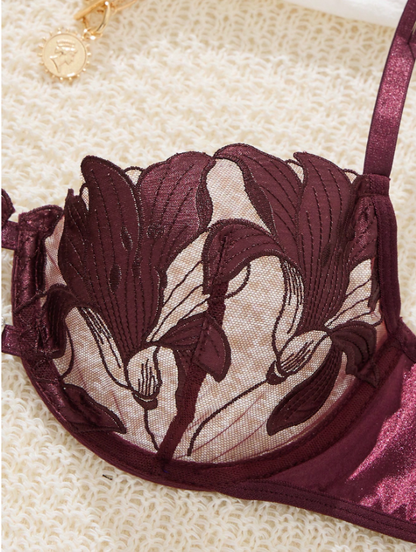 Lencería: Floral Embroidered