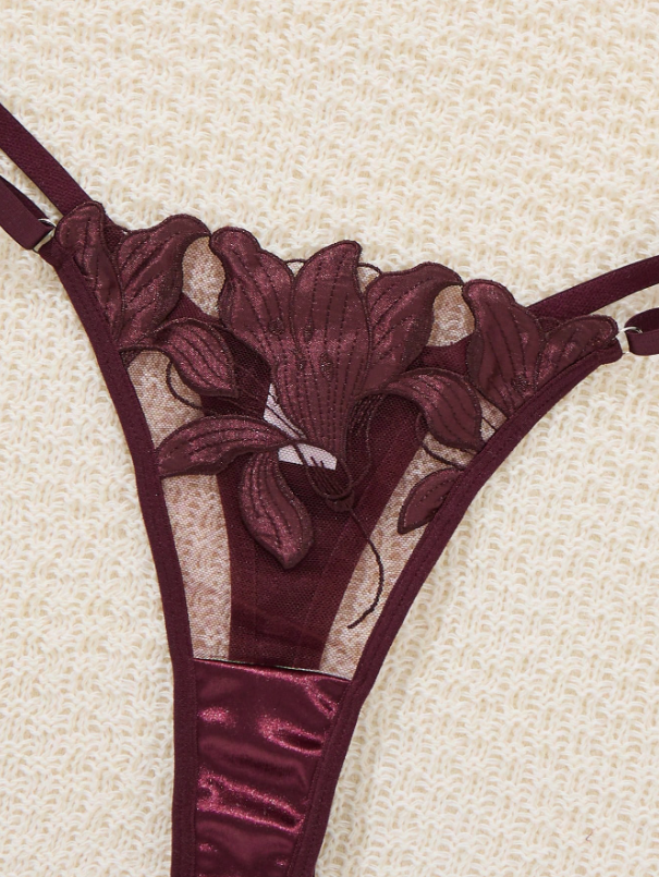 Lencería: Floral Embroidered